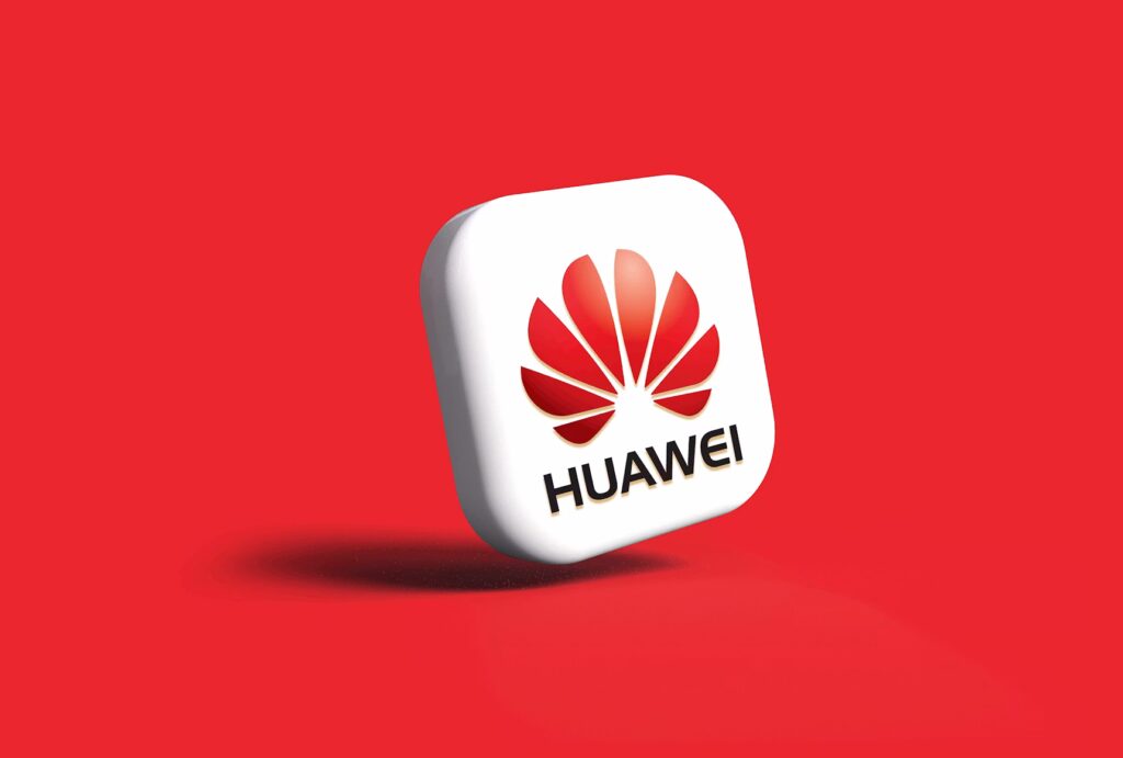 logo huawei na czerwonym tle
